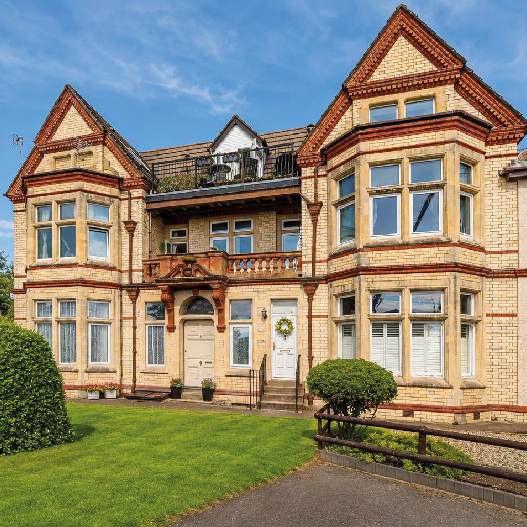 📍 Erw’r Delyn Close, Penarth A home with space, character and a view you’ll never get…