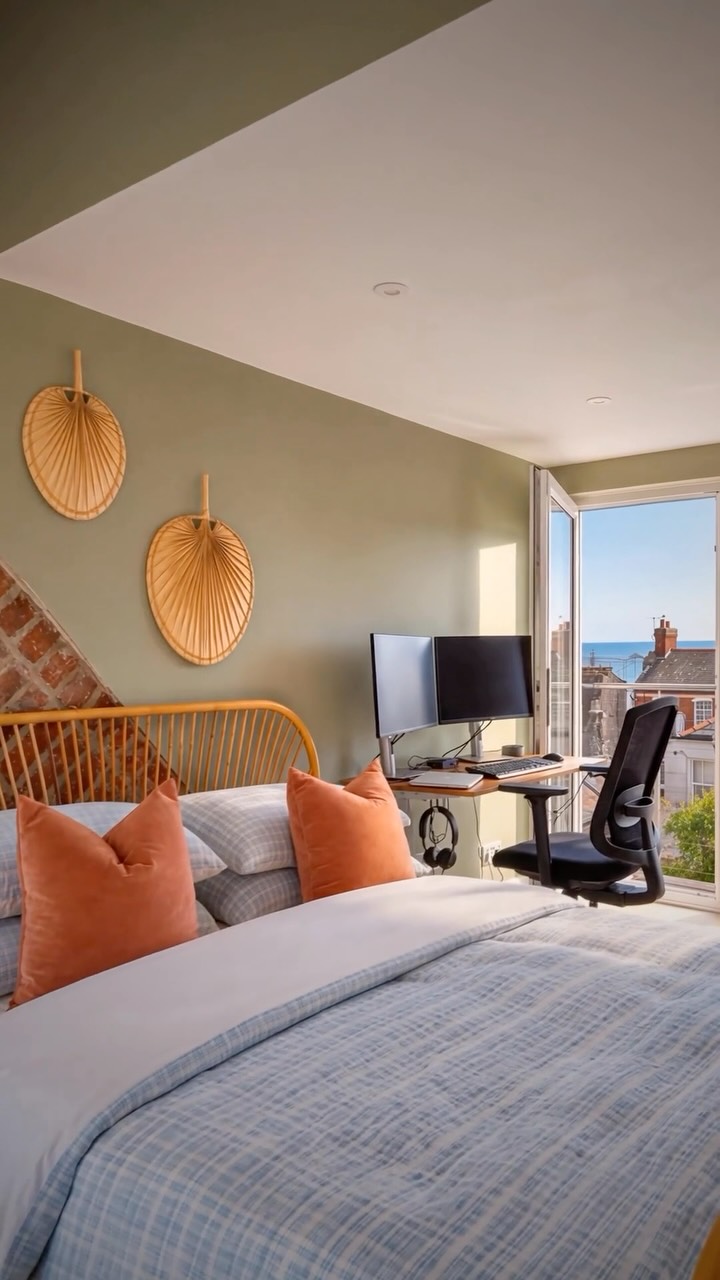 📍 Canon Street, Barry Character, contemporary style and stunning sea views…this one…