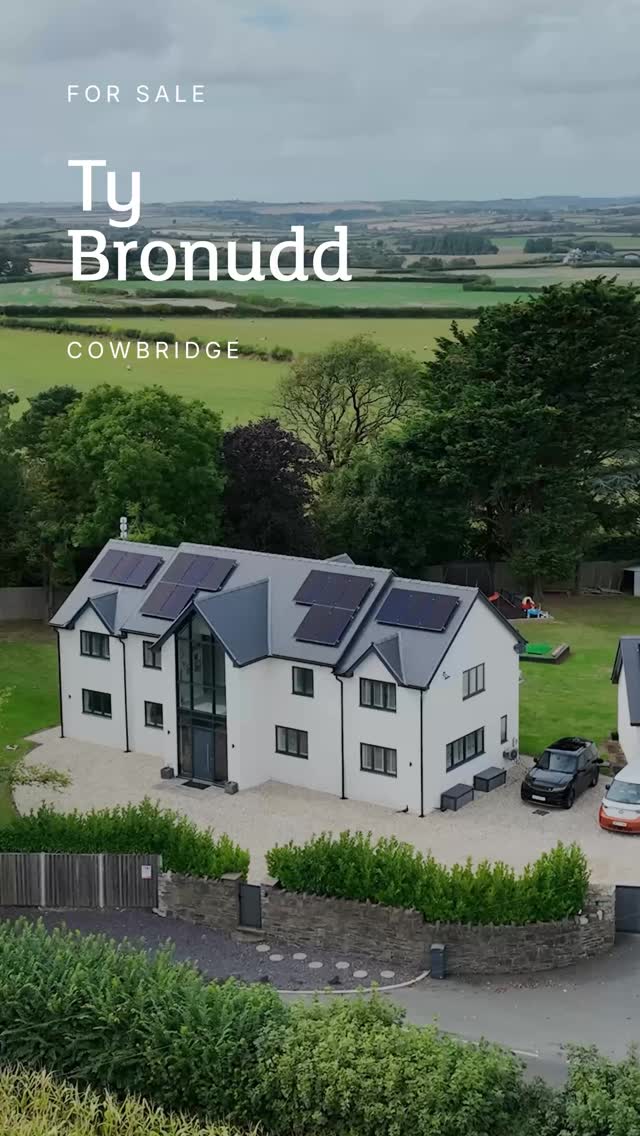 📍 Ty Bronudd, Nash, Cowbridge A country escape with all the space modern family life…